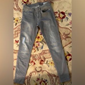 Two by Vince Camuto grey skinny jeans (never worn)